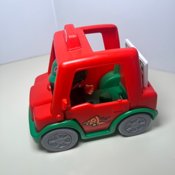 Fisher Price Little People Pizza Truck Complete with Person and Pizza - Picture 3 of 3